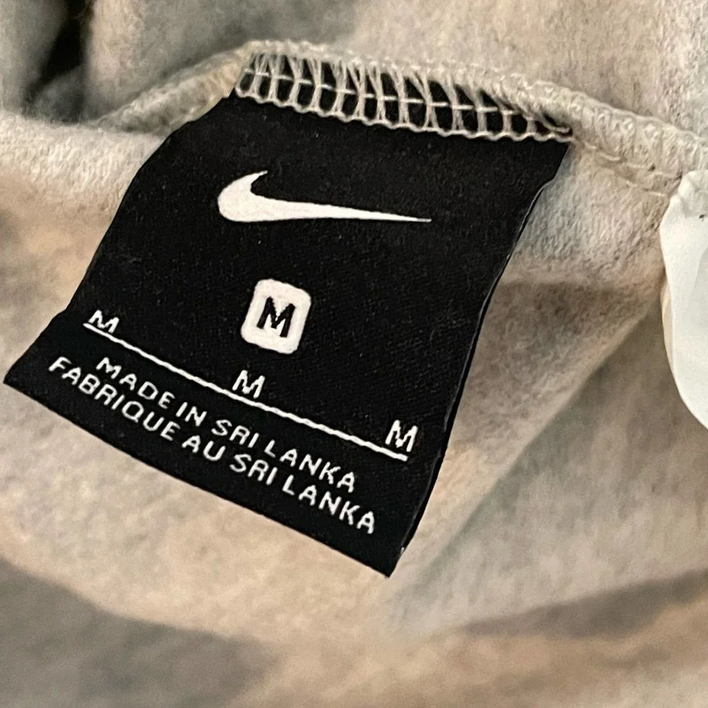 Nike Yoga Brushed Fleece Pullover Funnel Top Heather Light Gray Size M